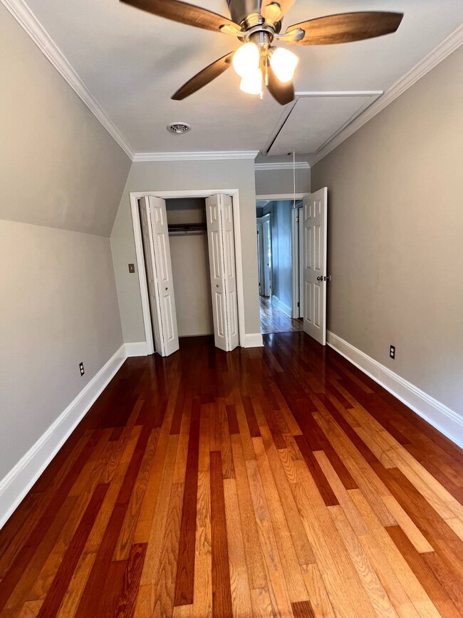 Building Photo - 109 2nd St