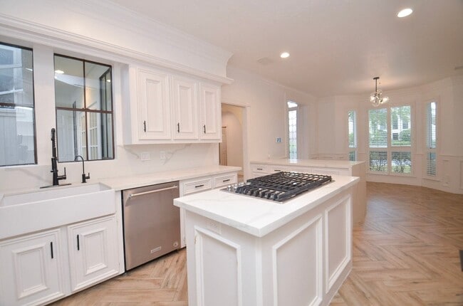 Building Photo - 9655 Longmont Dr