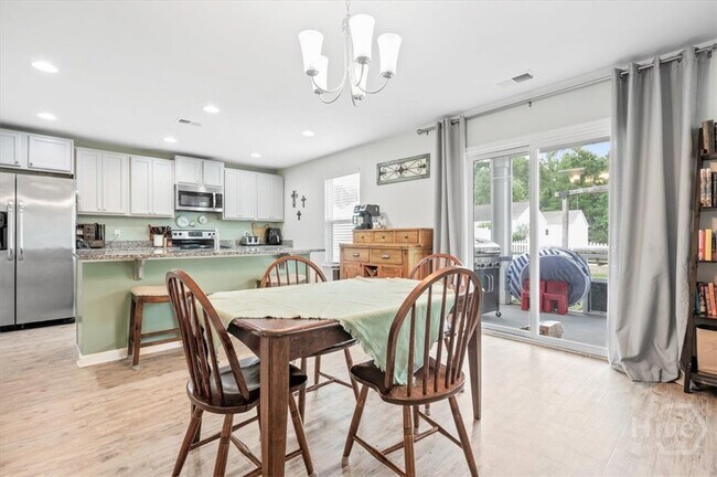 Building Photo - 4 Gardenia Dr
