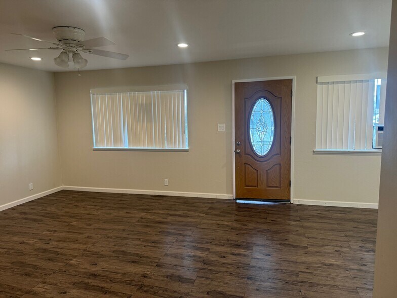 Building Photo - 1378 Branham Ln