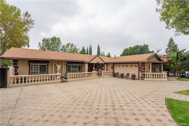 Building Photo - 18834 Devonshire St