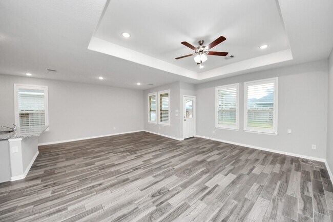 Building Photo - 31215 Whitfield Ct