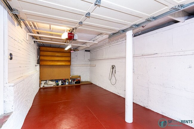 Building Photo - 1327 McAllister St