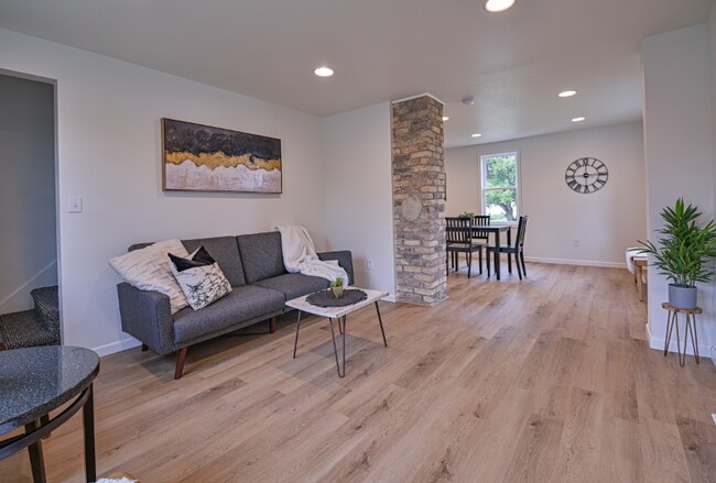 Building Photo - 337 Central Ave N