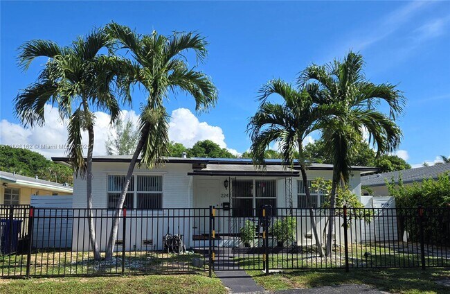 Primary Photo - 2247 Jackson St