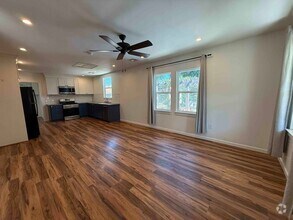 Building Photo - West Sac 2 Bed With River Access