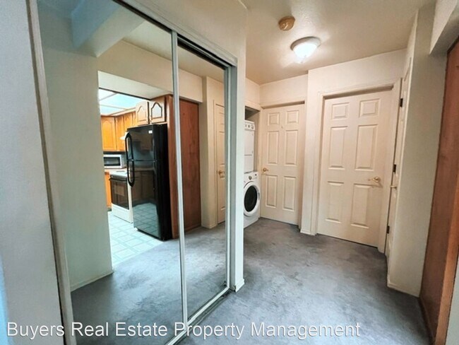 Building Photo - 2 br, 1 bath House - 355 Donna Drive Unit 10