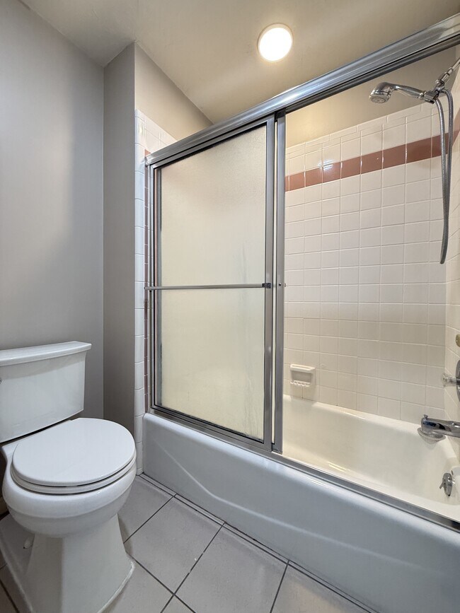 Building Photo - 3408 S Huntington Dr