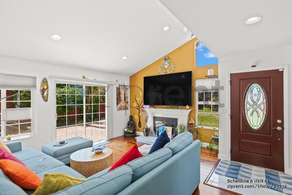 Building Photo - 5947 Southmont Ct