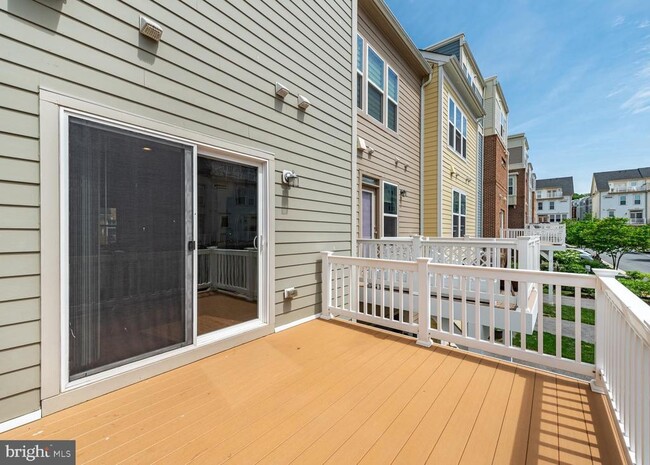 Building Photo - 252 Hemingway Dr