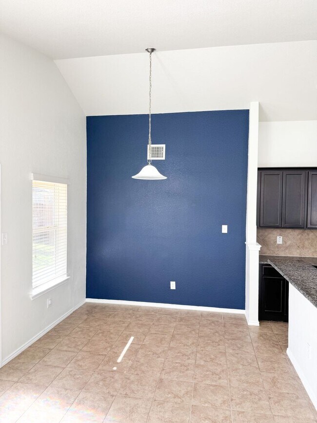 Building Photo - Charming well-maintained 4-bedroom, 2-bath home tucked in a quiet cul-de-sac just minutes from Fo...