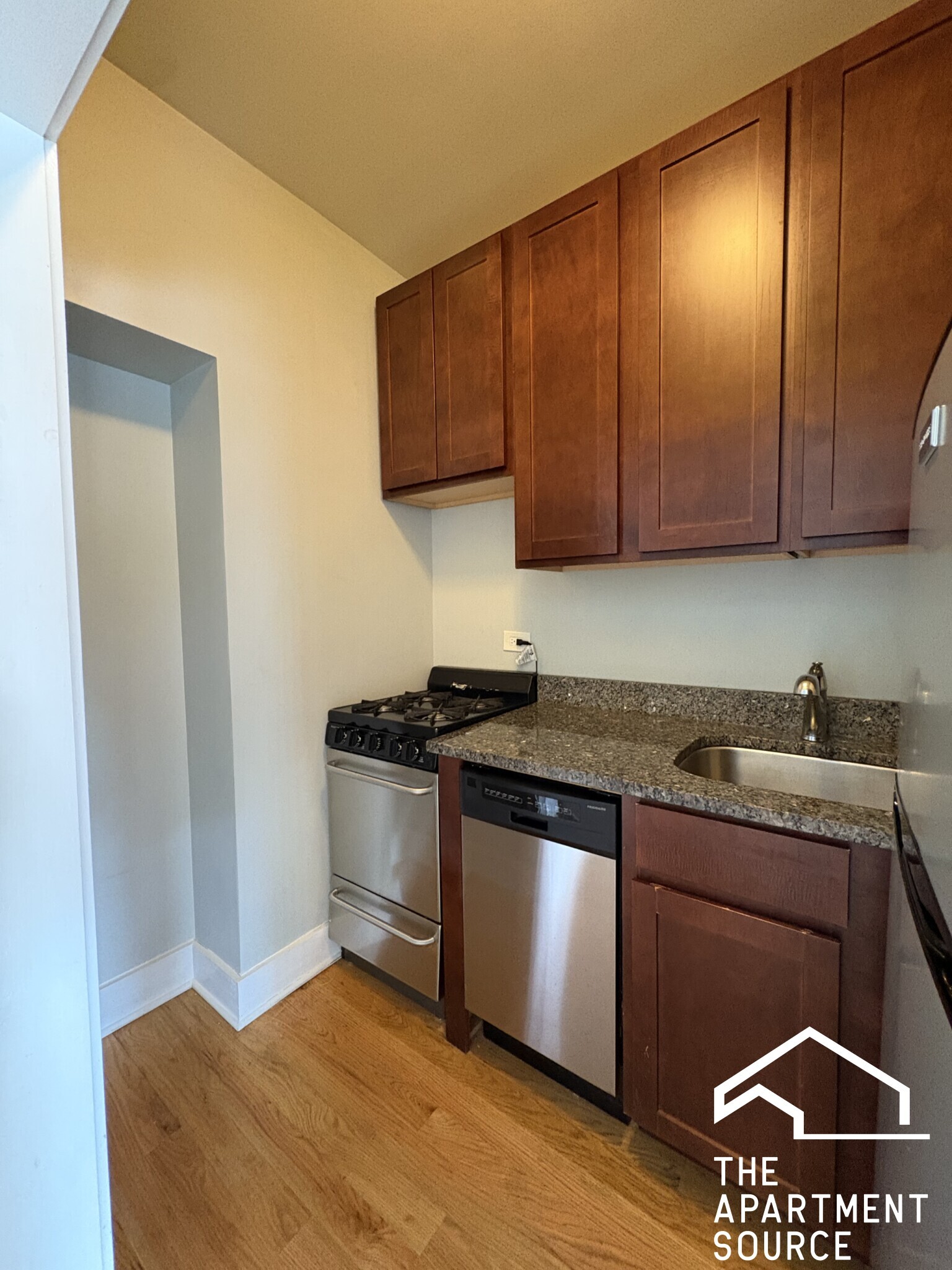 Building Photo - 1154 N Dearborn St