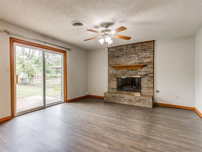 Building Photo - 1639 Westbrooke Terrace