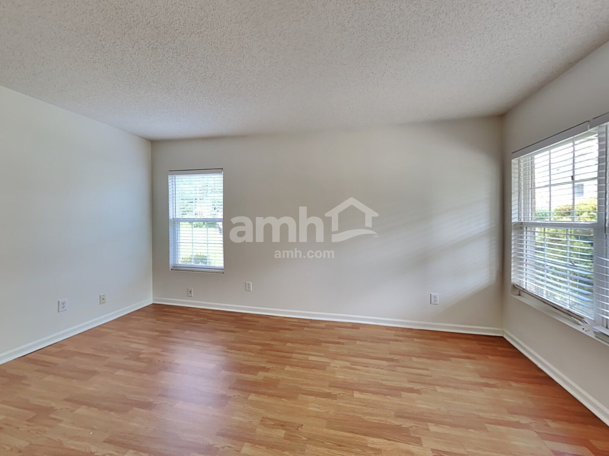 Building Photo - 124 Trayesan Dr