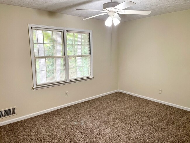 Building Photo - 310 S Jeff Davis Dr