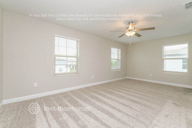 Building Photo - 2894 Coach Manors Way