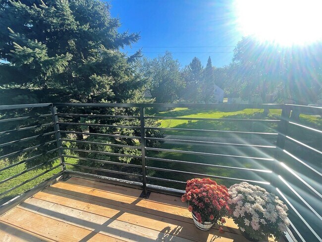 Building Photo - 104 Weber St