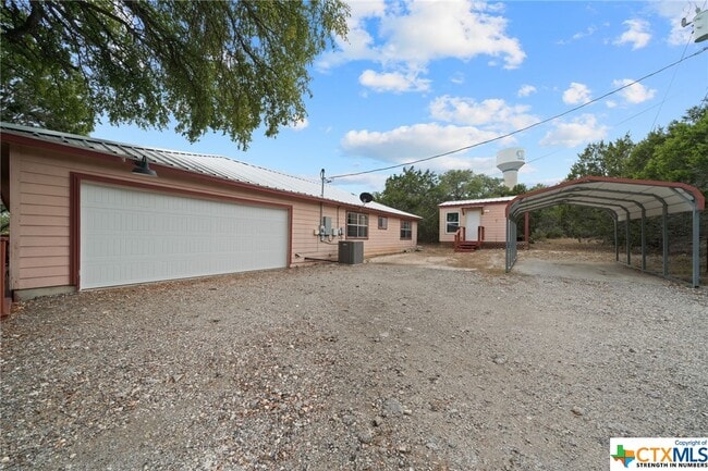 Building Photo - 1310 Scenic View Dr