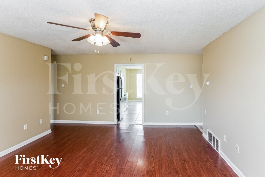 Building Photo - 6578 Bentley Cove