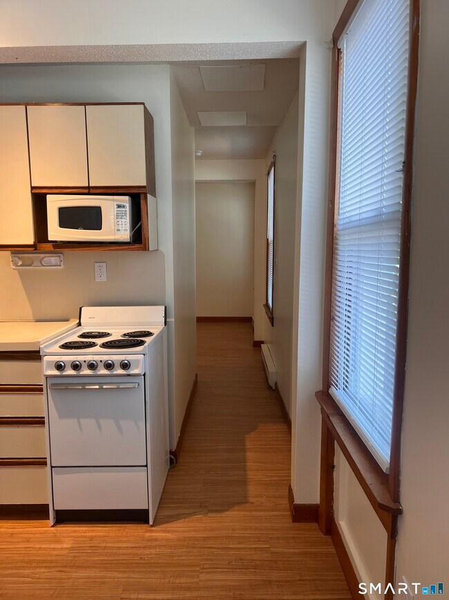 Building Photo - 49 Ledyard Ave