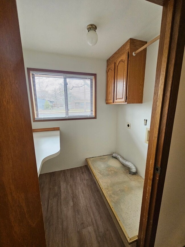 Building Photo - 205 Daley Dr