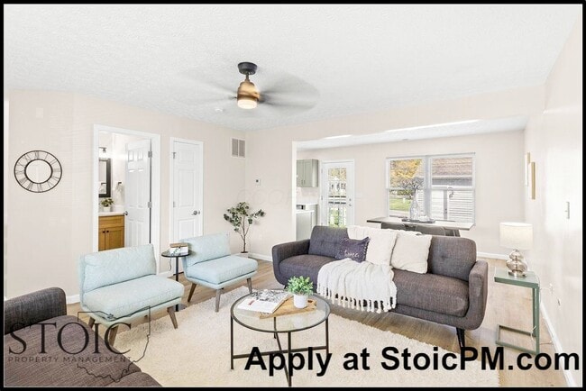 Building Photo - 1860 Meadowlawn Dr