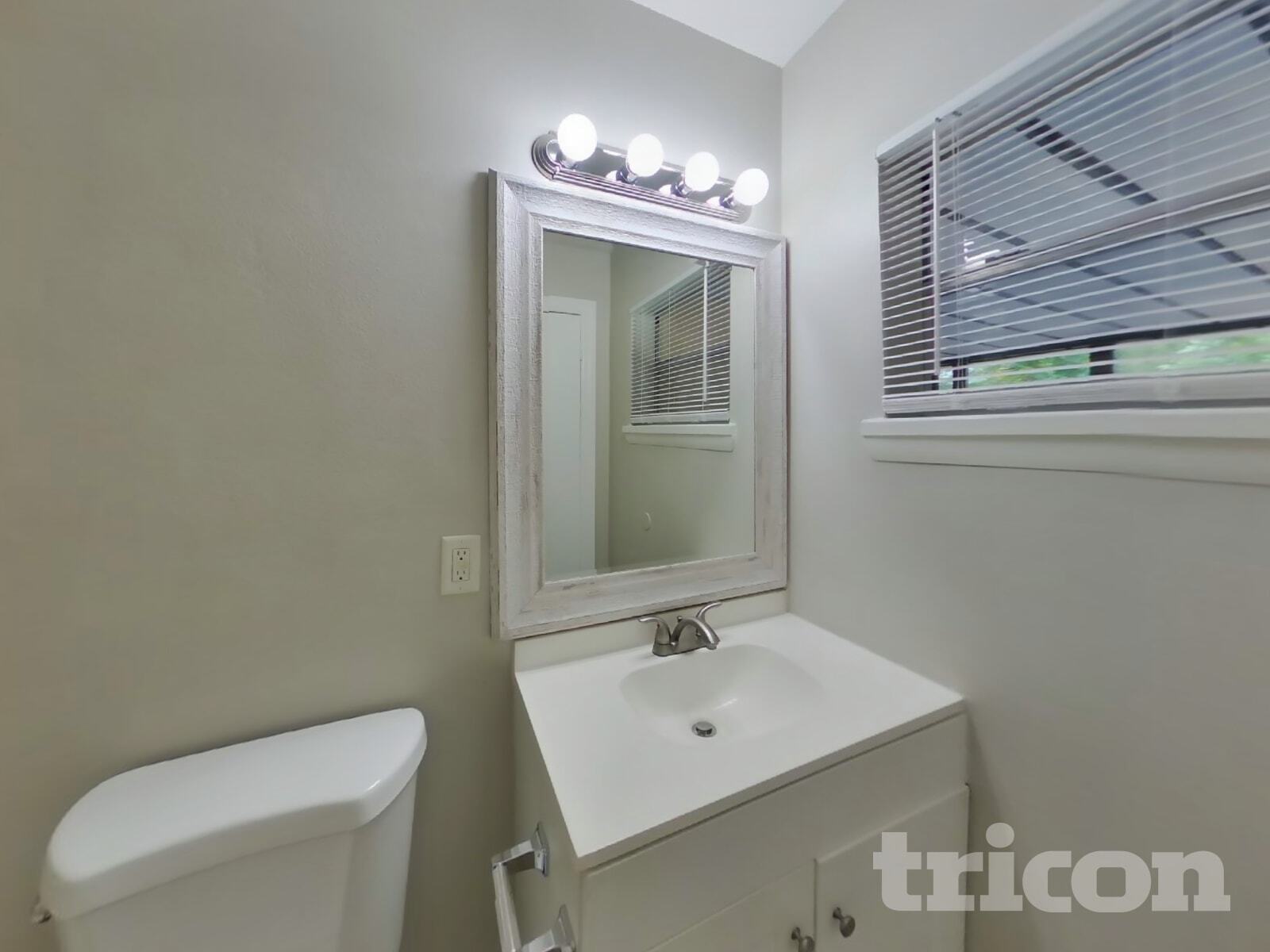 Building Photo - 1332 W Hartley Cir