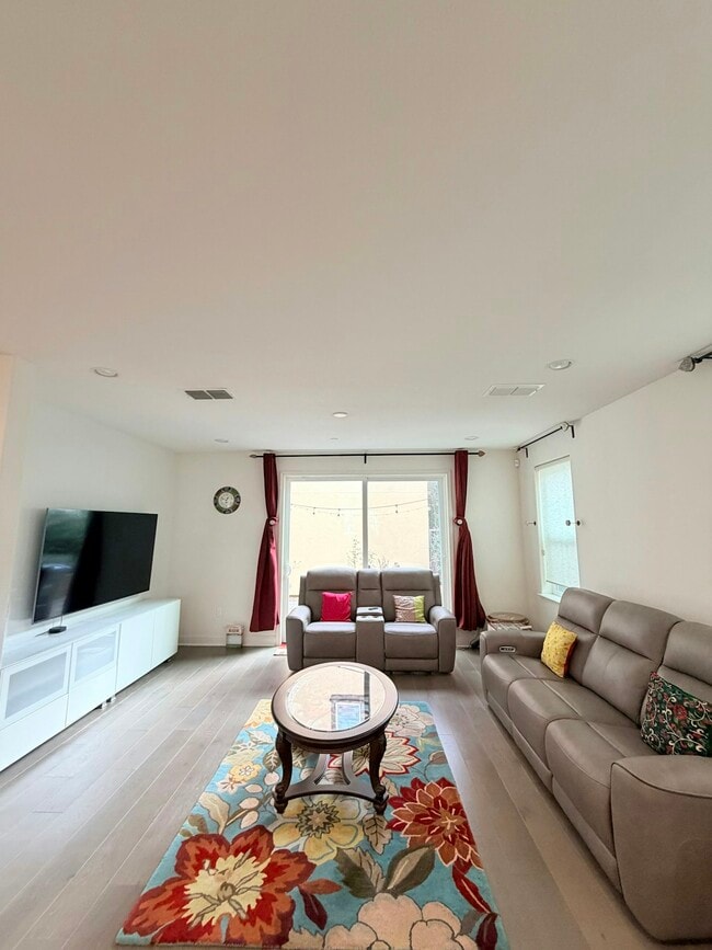 Building Photo - 3138 Vittoria Loop