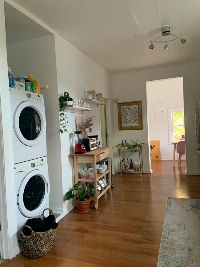 Building Photo - 1735 N Kimball Ave