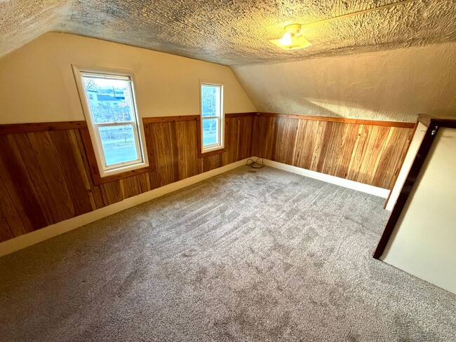 Building Photo - Pet Friendly 3 Bed 1 Bath Single Family Ho...