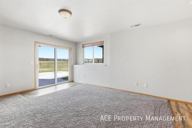 Building Photo - 14835 Fox Trail