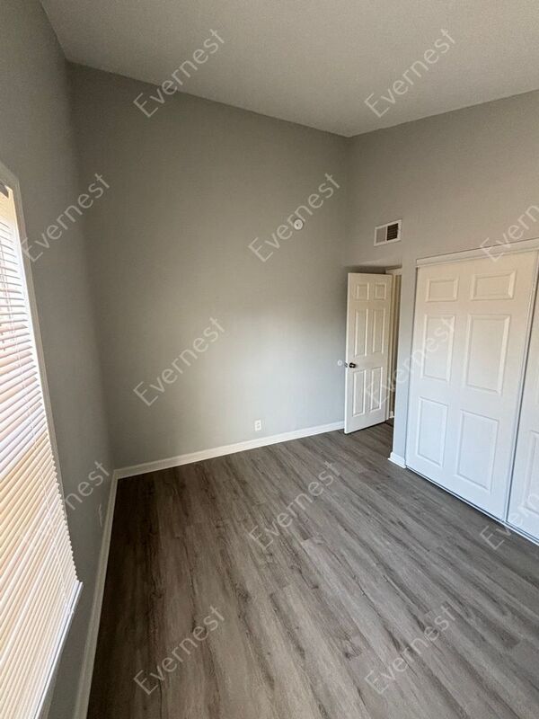 Building Photo - 1312 Langholm Dr