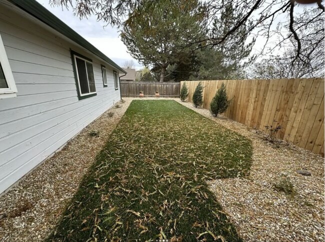 Building Photo - 7337 W Desert Ave