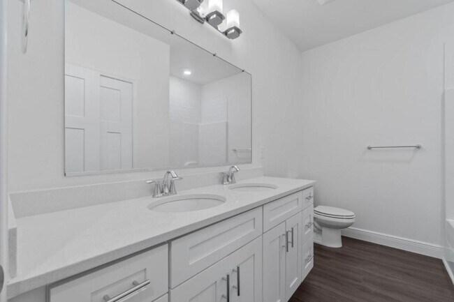 Building Photo - 529 Hill Ln