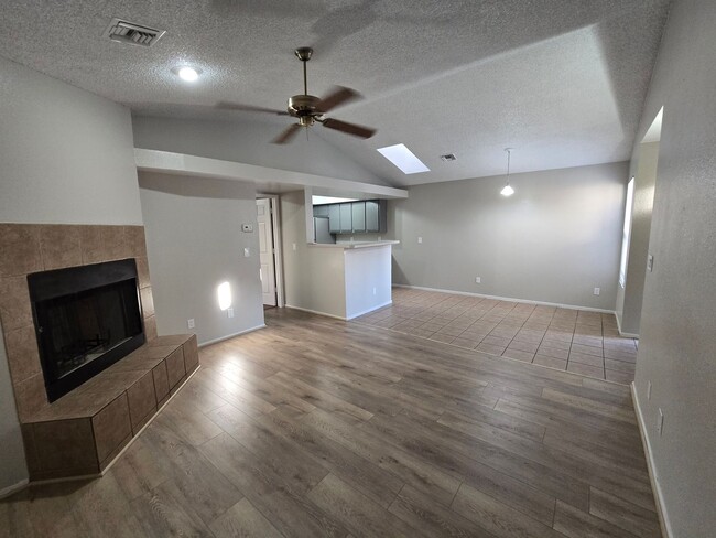 Building Photo - **Spacious 3-Bedroom Condo for Lease – Pri...