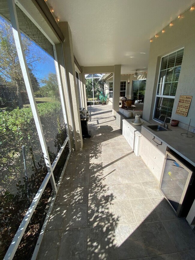 Building Photo - Spectacular and Luxurious Turnkey ANNUAL Lease in The Village of Bridgeport