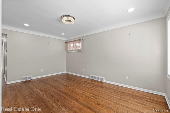 Building Photo - 4114 Lincoln Blvd