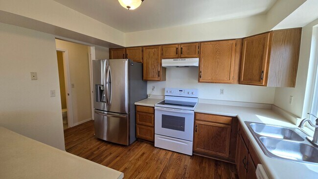 Building Photo - 3855 Blazingwood Way