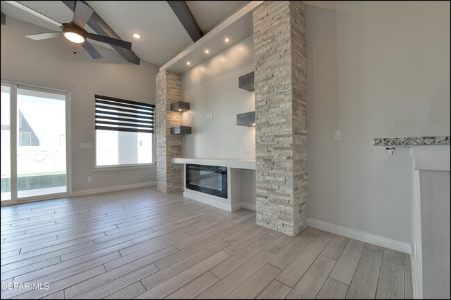 Building Photo - 12333 Desert Wolf Ave
