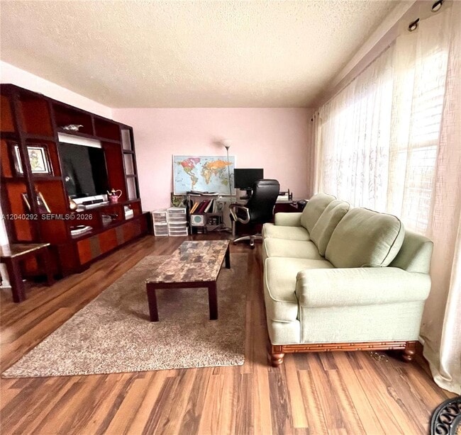 Building Photo - 4031 Harwood D