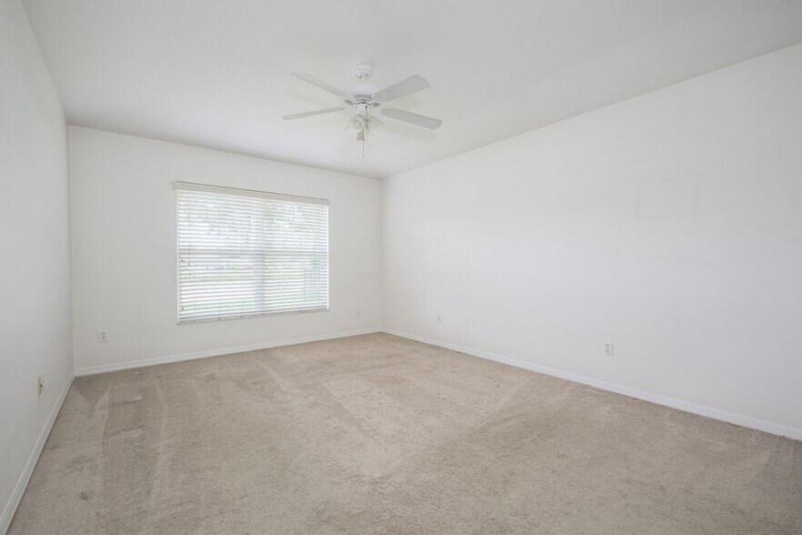 Building Photo - 1712 Arash Cir