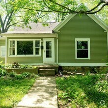 Building Photo - 4 bedroom, 2 bath home - Available July 2026!