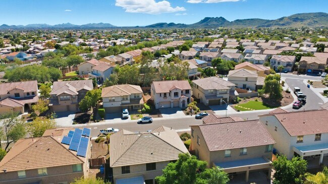 Building Photo - Spacious 3-Bedroom + Loft Home with Mountain Views in Stetson Valley