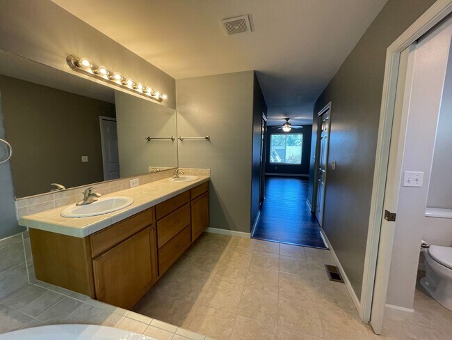 Building Photo - 3511 Cedar Glen Way