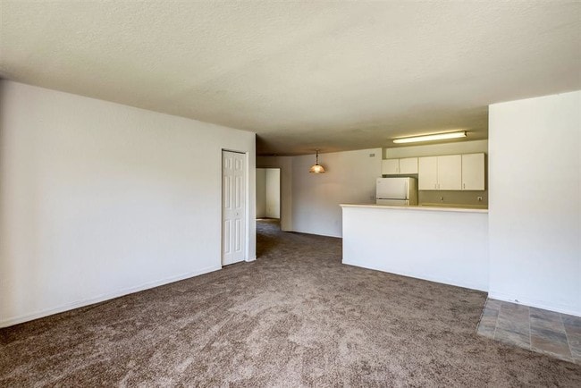Spacious open living room - Stonecreek