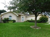 Building Photo - 3201 Nacogdoches Dr