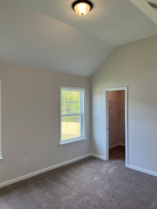 Building Photo - *** COMING SOON! *** Exquisite Rental Home Features 4 Beds, 2.5 Baths in John's Landing!