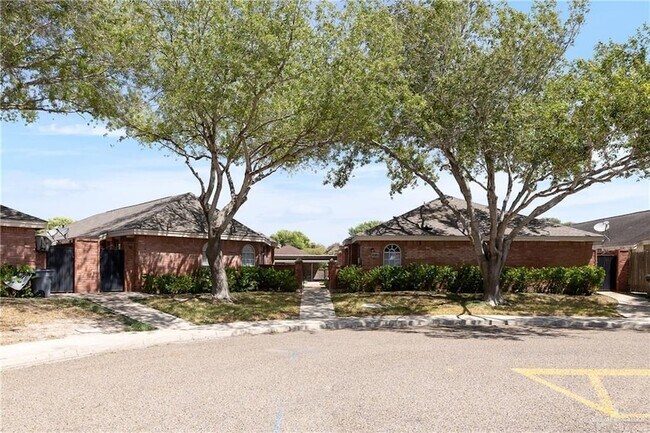 Building Photo - 2717 W Ringold Cir