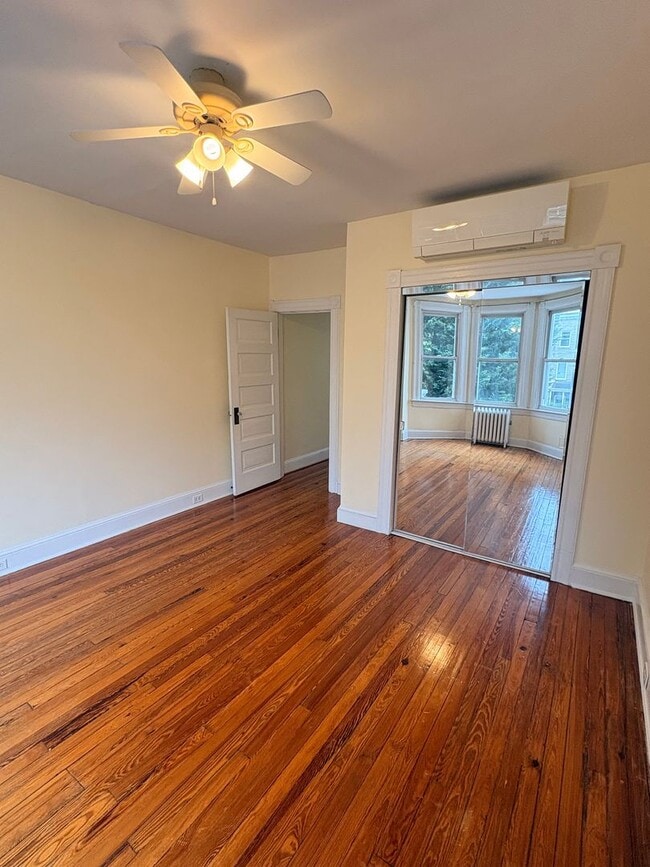 Building Photo - Gorgeous Hampden 2bd/2ba w/ Fin Bsmt, W/D, A/C and more! Available now