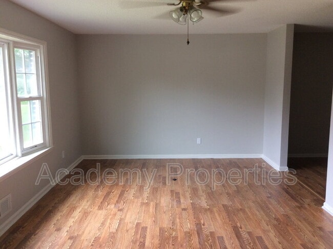 Building Photo - 1417 Pennel Dr